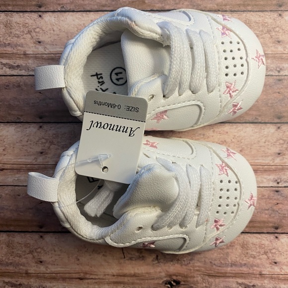 White and pink leather baby sneakers - Picture 2 of 3